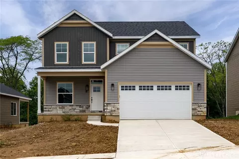 2930 Riverstone Dr, Xenia, OH 45385