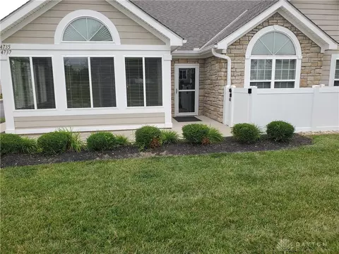 4737 Cobblestone Dr, Tipp City, OH 45371