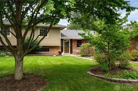 5751 Arlmont Cir, Kettering, OH 45440