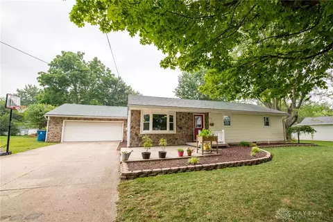7457 Wellbaum Rd, Brookville, OH 45309