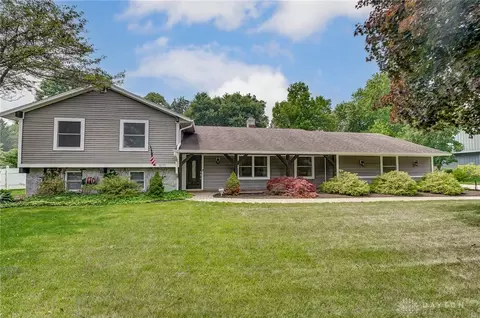 10171 Mallet Dr, Washington Township, OH 45458