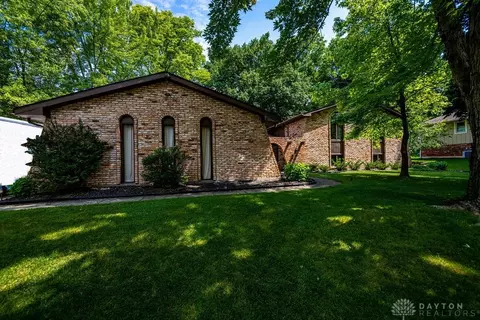 3278 Southfield Dr, Dayton, OH 45434