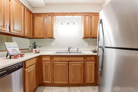 1065 Georgian Dr, Kettering, OH 45429 photo 9
