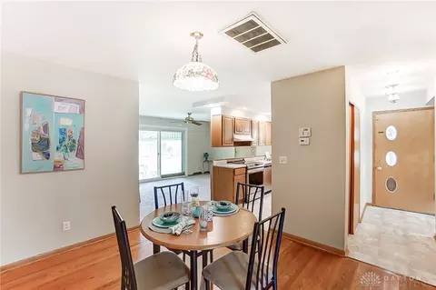 1065 Georgian Dr, Kettering, OH 45429 photo 6