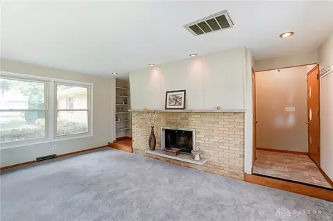 1065 Georgian Dr, Kettering, OH 45429 photo 3