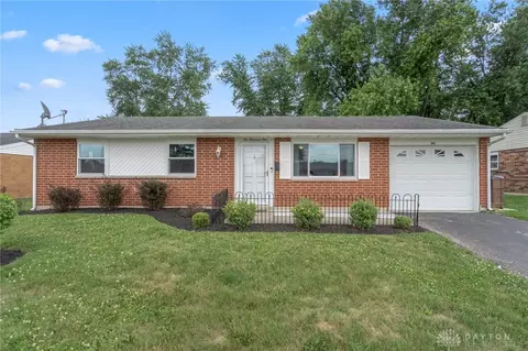 2001 Pennsylvania Dr, Xenia, OH 45385