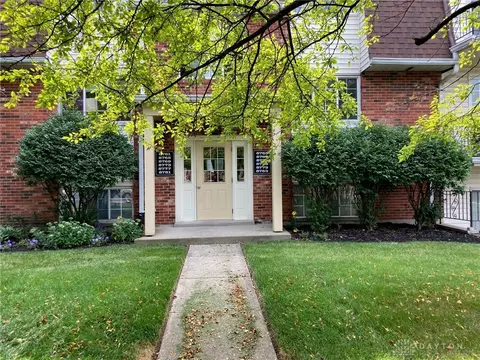 8775 Washington Colony Dr, Washington Township, OH 45458