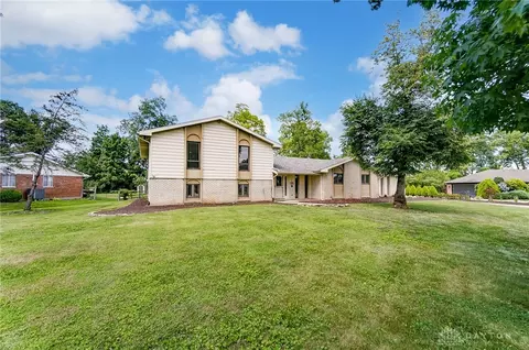 3526 Fullerton Ct, Dayton, OH 45431