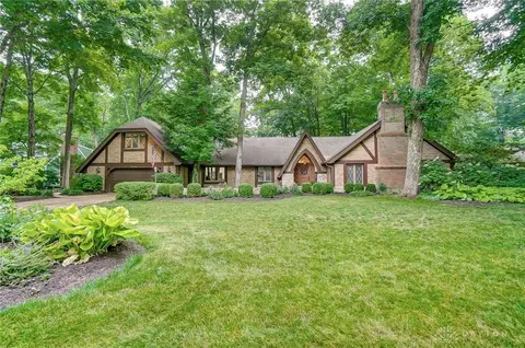 9556 Bridlewood Trl, Dayton, OH 45458