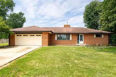 1131 Lipton Ln, Beavercreek, OH 45430