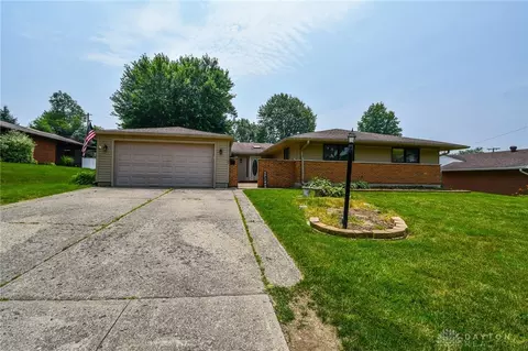 3104 Fontano Dr, Kettering, OH 45440