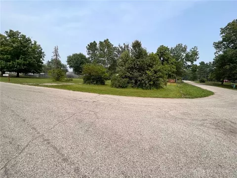 1686 Parkridge Dr, Springfield, OH 45506 photo 4