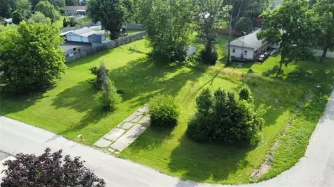 1686 Parkridge Dr, Springfield, OH 45506