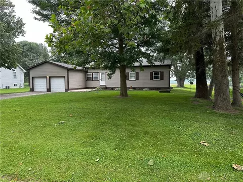3167 Uplands Dr, Springfield, OH 45506