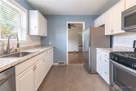 300 Lewiston Rd, Kettering, OH 45429 photo 12