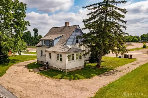 417 S Broadway St, Trotwood, OH 45426