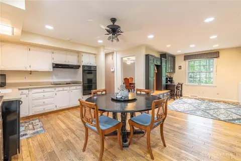 2360 Adirondack Trl, Kettering, OH 45409 photo 12