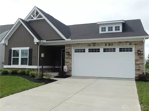 2095 Schmidt Dr, Beavercreek, OH 45434