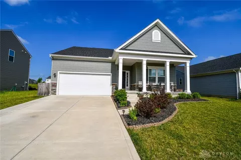 9373 Lakeside St, Tipp City, OH 45371