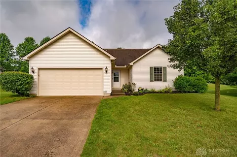 2431 Trotter Ct, Dayton, OH 45434