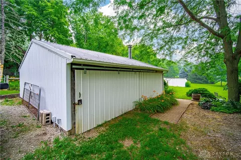 1938 S Burnett Rd, Springfield, OH 45505 photo 13
