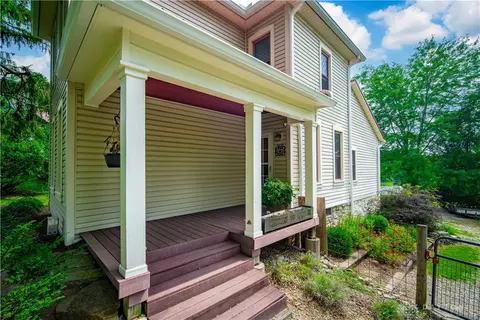 1938 S Burnett Rd, Springfield, OH 45505 photo 3