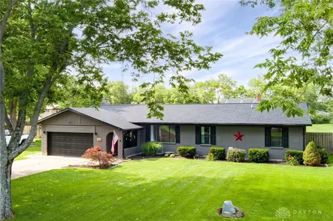 1309 Old Country Ln, Dayton, OH 45414