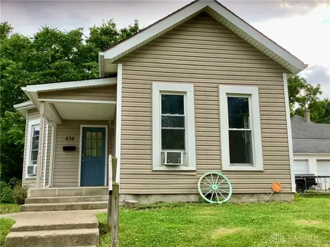 434 S Monroe St, Xenia, OH 45385