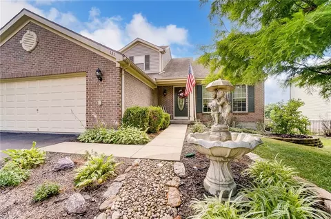 131 Waterstone Dr, Franklin, OH 45005