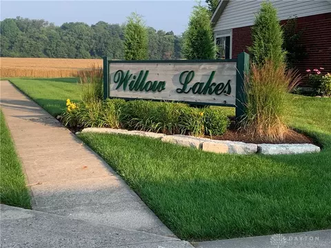 1894 Birchwood Ct #34, Springfield, OH 45502