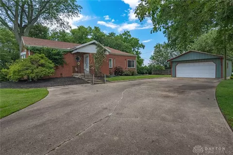 88 W Jackson Rd, Springfield, OH 45502 photo 2