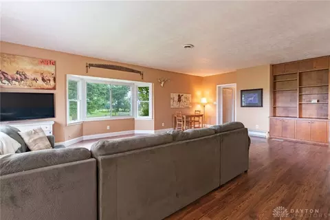 88 W Jackson Rd, Springfield, OH 45502 photo 5