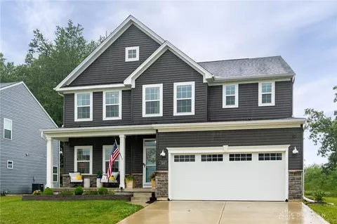 3147 White Ash Dr, Tipp City, OH 45371