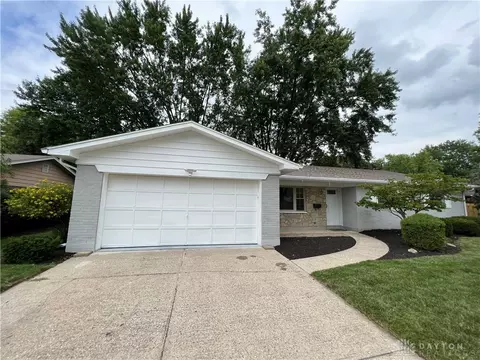 1025 Benfield Dr, Dayton, OH 45429