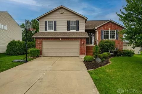1089 Parkview Dr, Troy, OH 45373