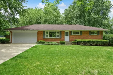 223 E Lytle 5 Points Rd, Centerville, OH 45458