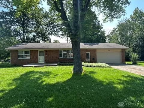 1930 Woods Dr, Dayton, OH 45432