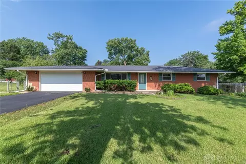 2628 Greene Hills Dr, Dayton, OH 45431