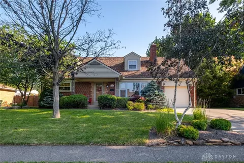 945 Larriwood Ave, Dayton, OH 45429