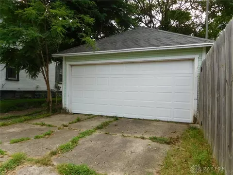 411 E Cassilly St, Springfield, OH 45503 photo 4