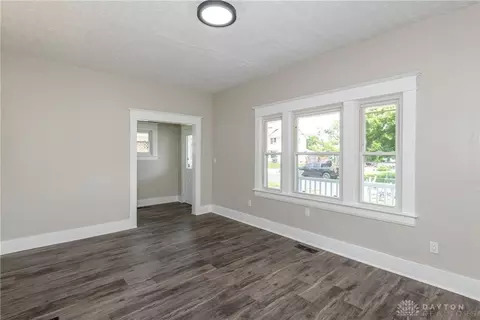 1127 Olive St, Springfield, OH 45503 photo 2