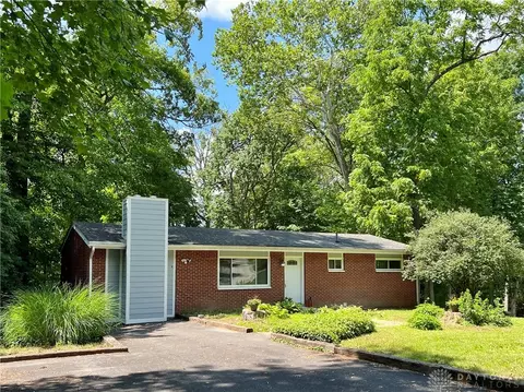 2667 Longwood Dr, Dayton, OH 45431