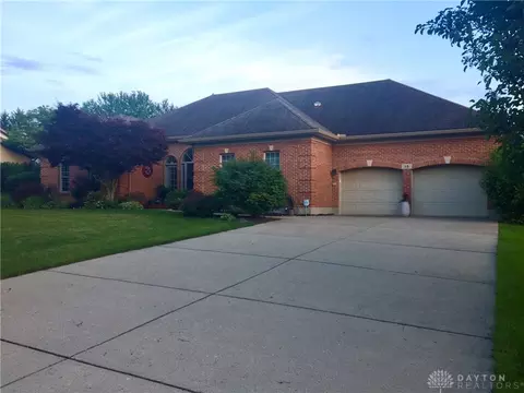 15 Sycamore Creek Dr, Springboro, OH 45066