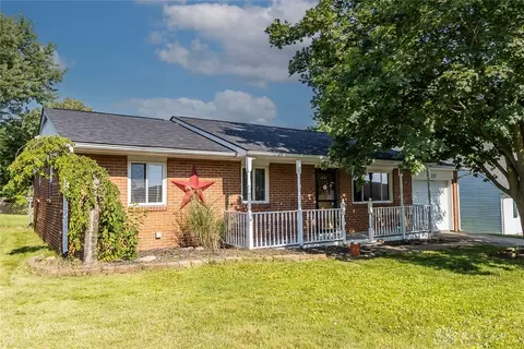 215 Oxford Dr, Greenville, OH 45331