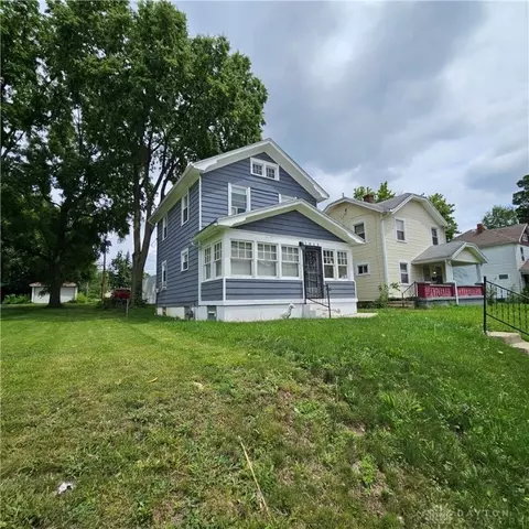 1913 Oakridge Dr, Dayton, OH 45417
