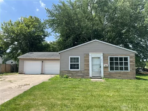 1833 Drake Dr, Xenia, OH 45385