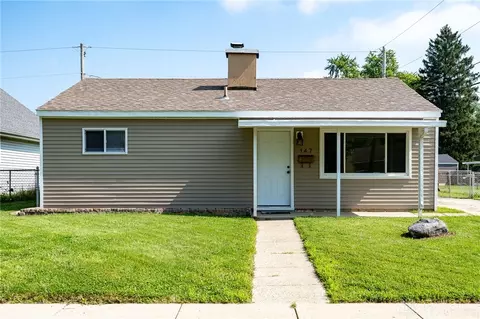 147 Erie Ave, Fairborn, OH 45324
