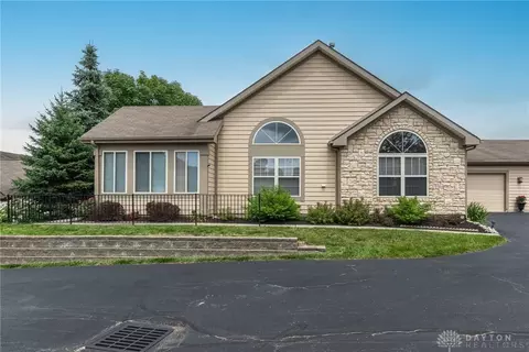 221 Villa Pointe Dr, Springboro, OH 45066