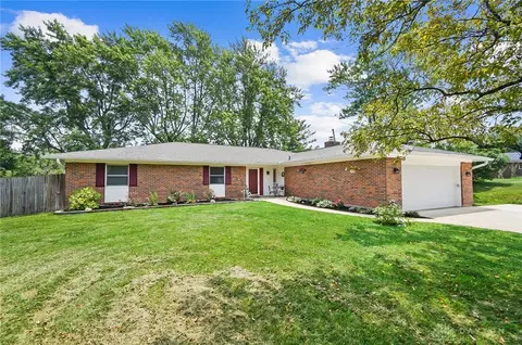 2548 Brown Bark Dr, Fairborn, OH 45324