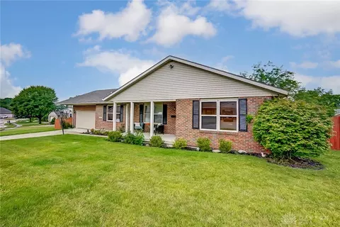 4461 Arbor Ln, Springfield, OH 45503